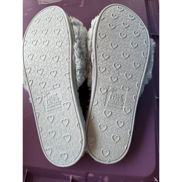 Musk Luks women’s powder blue, fuzzy slippers, size extra large 11 to 12 - Picture 3 of 7